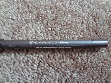 Essence Extreme Lasting Eye Pencil, 05 Rockin%5C  Taupe 5.JPG