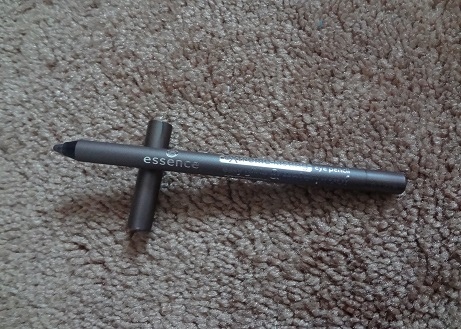Essence Extreme Lasting Eye Pencil, 05 Rockin%5C  Taupe 7.JPG