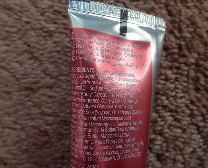 The Body Shop Frosted Cranberry Hand Cream (2014 Holiday Limited Edition Collection) 3.JPG