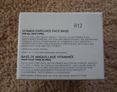 Bobbi Brown Vitamin Enriched Face Base Priming Moisturizer 3.JPG