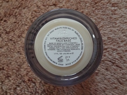 Bobbi Brown Vitamin Enriched Face Base Priming Moisturizer 9.JPG