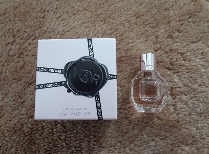 Viktor %26; Rolf Flower Bomb Eau De Parfum (迷你小香) 1.JPG