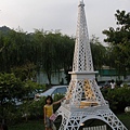 大紙巴黎鐵塔
