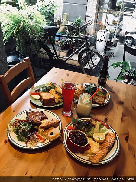 光合作用早午餐 商業午餐 勤美誠品 草悟道 台中早午餐 悠閒地吃早餐聊是非 菲雯麗の Happysusu 天空部落tian