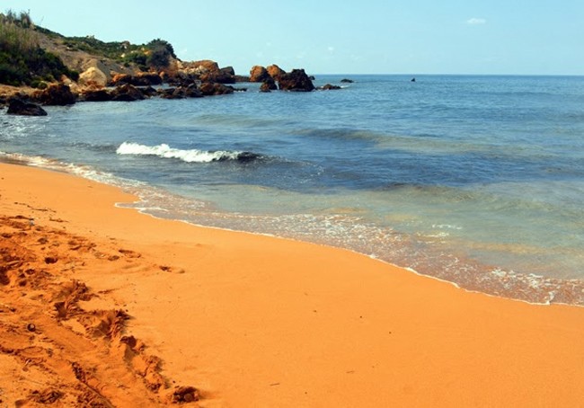 橘色沙灘