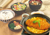 黃金豬排煑定食 黃金豬排煑定食