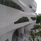 國立台中圖書館右側 國立台中圖書館右側