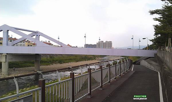新光橋下