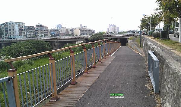 東山路橋下