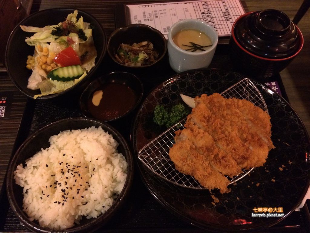 七味亭-日式沙朗豬排定食 七味亭-日式沙朗豬排定食