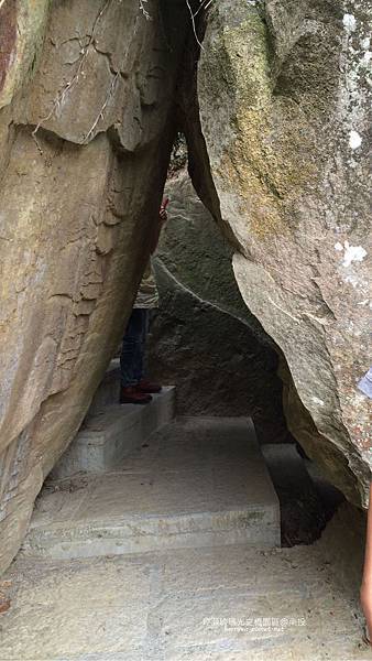 燕子崖-1 燕子崖-1