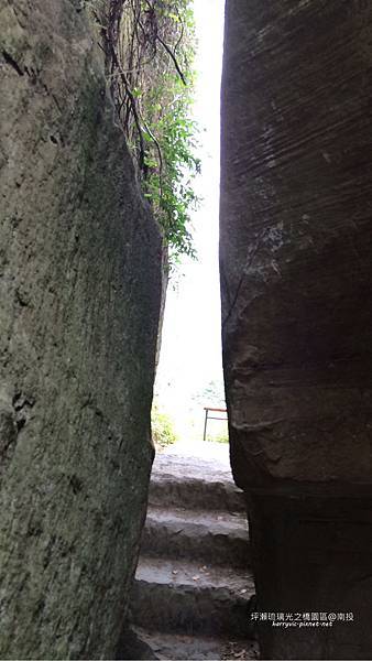 燕子崖-2 燕子崖-2