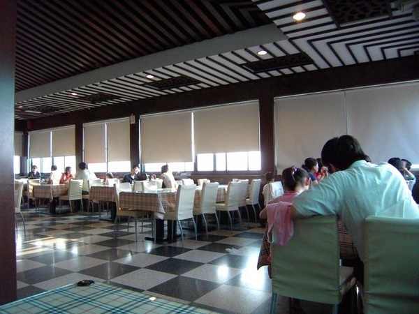 二樓冷氣餐廳 二樓冷氣餐廳
