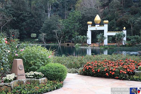 LA 聖殿湖 Lake Shrine (13).JPG