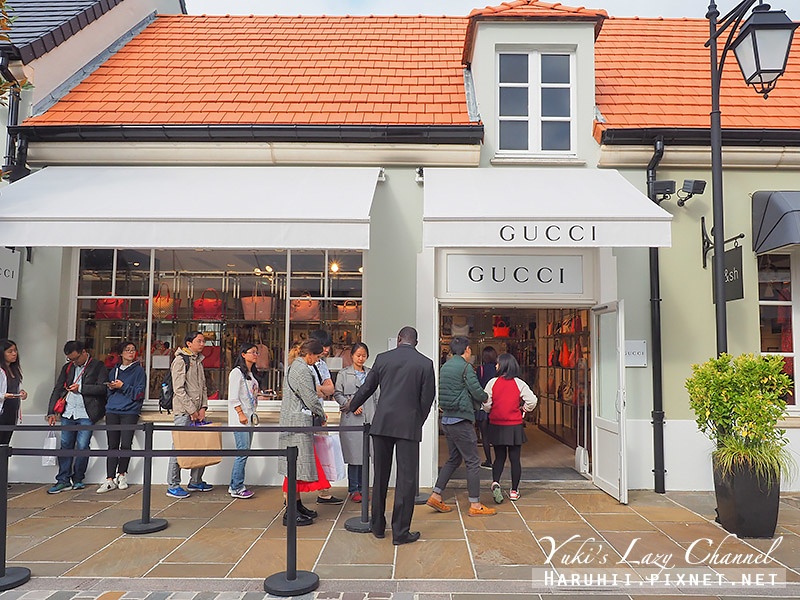 la vallee village gucci