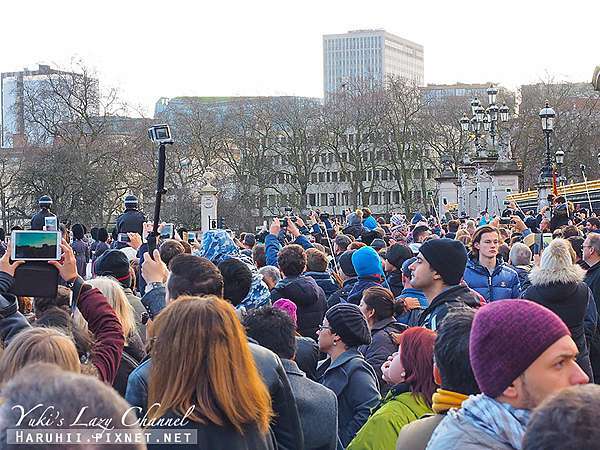 倫敦 白金漢宮buckingham Palace 白金漢宮衛兵交接儀式攻略 衛兵交接儀式時間 地點 Yuki S Lazy Channel 痞客邦