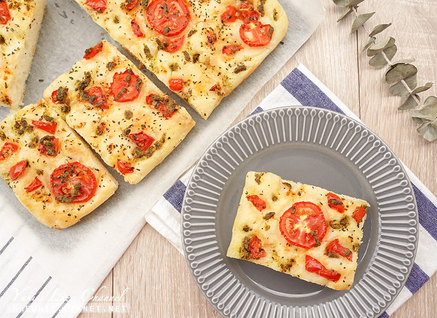 [食譜] 免揉佛卡夏做法，免揉麵番茄青醬佛卡夏
