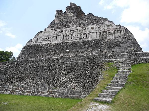 2015-4-18 Xunantunich