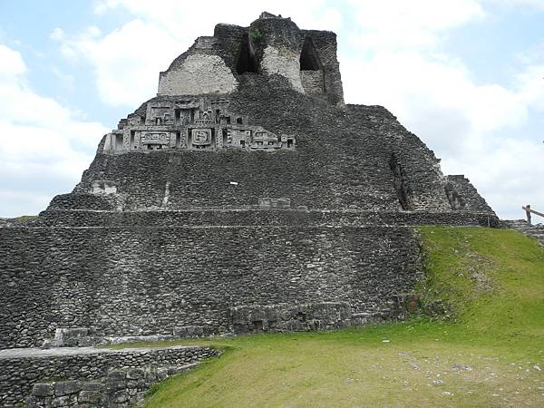 2015-4-18 Xunantunich