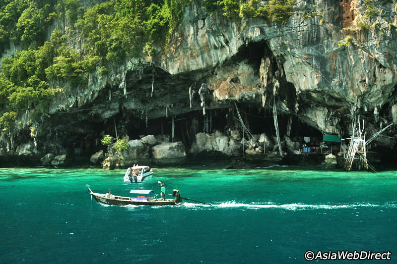 phiphi-islands-by-speedboat-viking