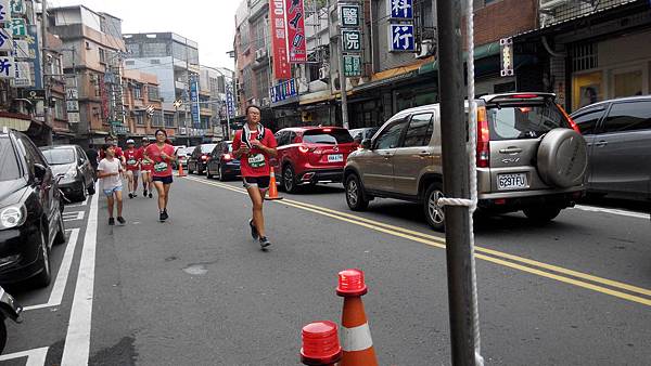 義起愛運動勇士路跑1050813 (18).jpg