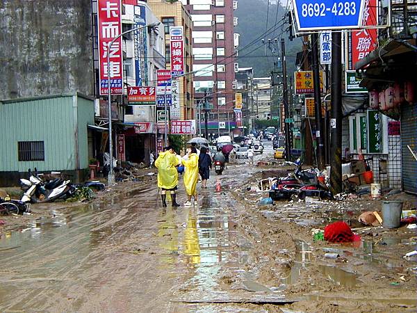 納莉颱風福安街口 納莉颱風福安街口