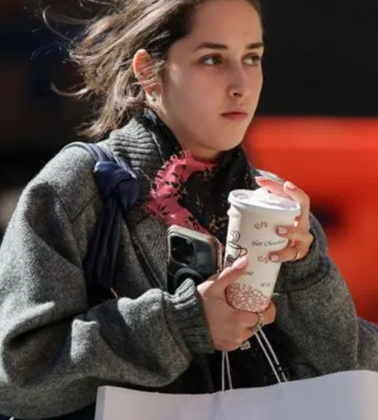 喝冰咖啡還是熱巧克力？研究：飲品溫度差可能左右情緒和消化