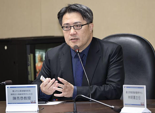 肌肉衰退關鍵期是「中年」！亞洲新共識：50歲就該篩檢肌少症