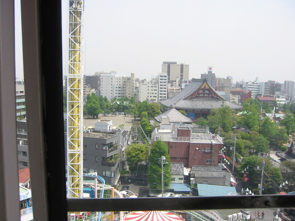 終於有機會看到淺草寺的屋頂，好清楚呦