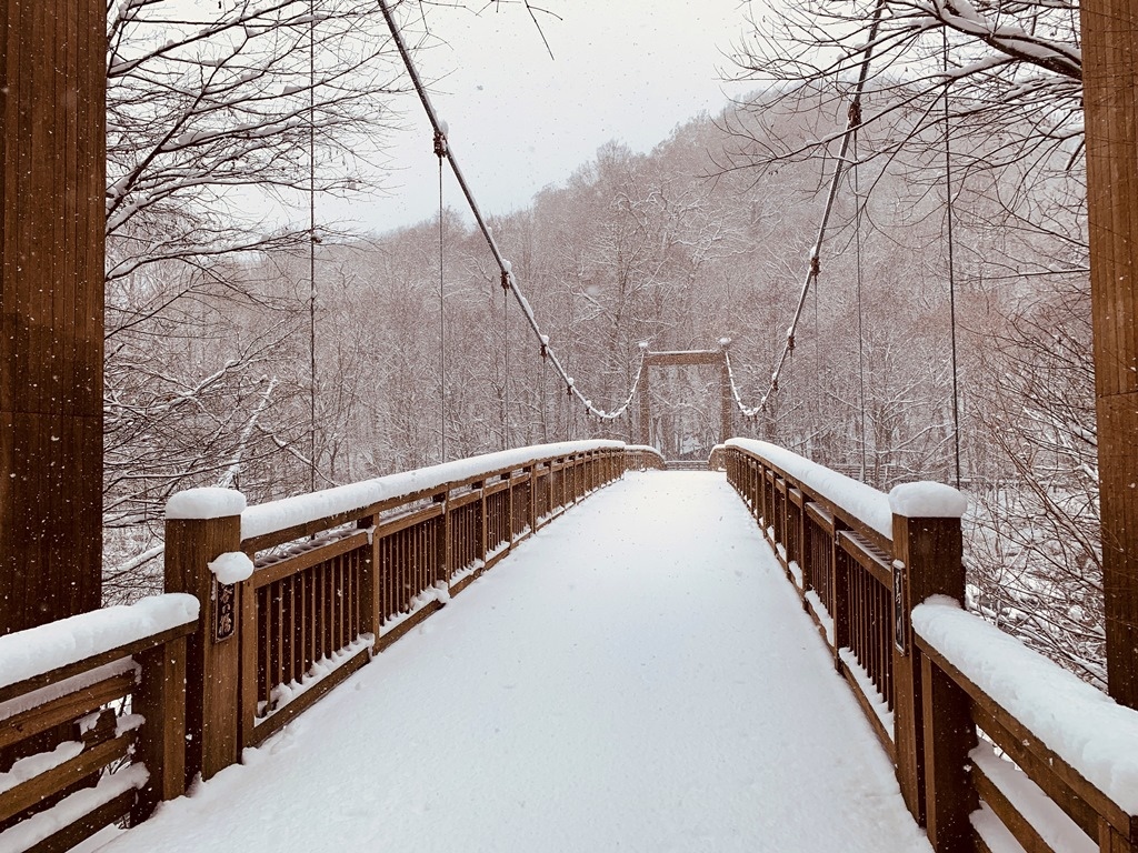 奧入瀨溪吊橋雪景