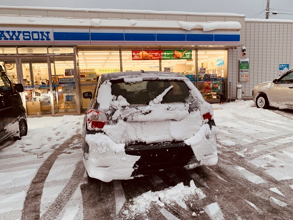 後車牌被雪覆蓋