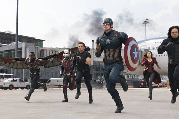 Captain-America-Civil-War1-886x590.jpg Captain-America-Civil-War1-886x590.jpg