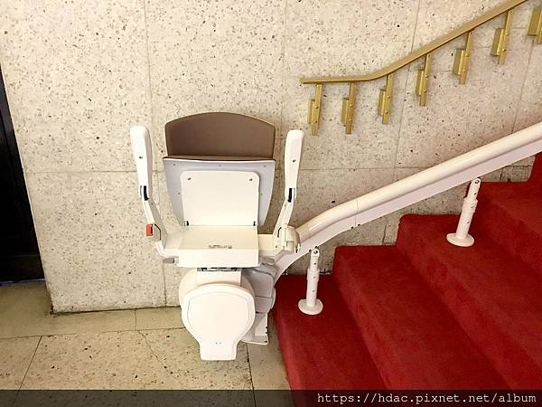 泓電升降椅市佔率第一 泓電升降椅市佔率第一