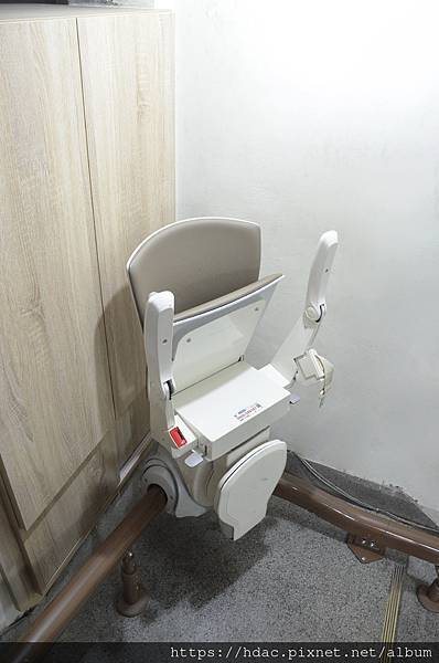 台中樓梯升降椅安裝_泓電樓梯升降椅02