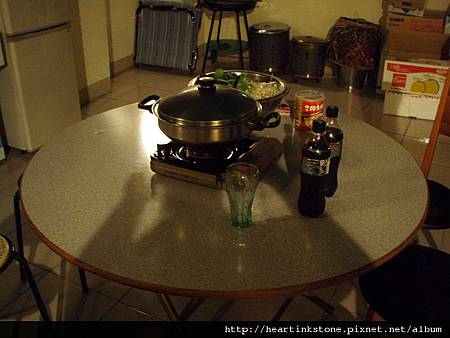 中秋夜溫馨的家庭聚餐_1.jpg 中秋夜溫馨的家庭聚餐_1.jpg