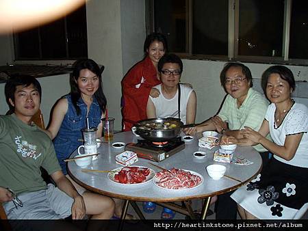 中秋夜溫馨的家庭聚餐_8.jpg 中秋夜溫馨的家庭聚餐_8.jpg