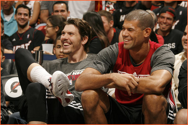 hpg1112_millerbattier_redblack_111215.jpg