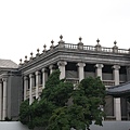 65石造殿是高宗的寢室兼偏殿，是座從1900年到1910年完工的西洋式建築，西洋的新古典主義風格及設於建築物前面及東西兩面的陽台是其特徵.JPG