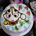 20120519(1)今年大西瓜的生日蛋糕由他自己選, 果然堅持要有超人~