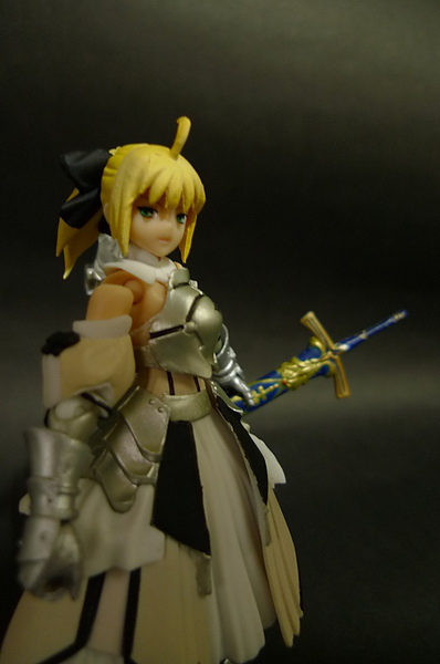 saber-pose3