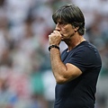 2018年世界盃小組賽第一輪德國0:1墨西哥:德國主帥勒夫(Joachim Low)擅長傳控戰術,但遇上墨西哥的瘋狂攻勢卻顯得難以招架。
