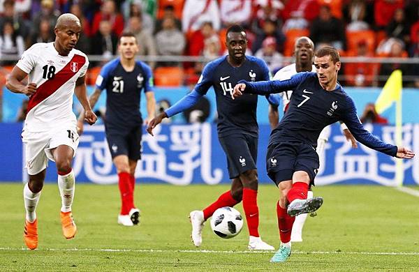 2018年世界盃小組賽第二輪法國1:0祕魯：法國變陣讓格里茲曼回到最舒服的位置，果然踢出堪稱是本屆世界盃豪門球隊最流暢華麗的一個半場。.jpg
