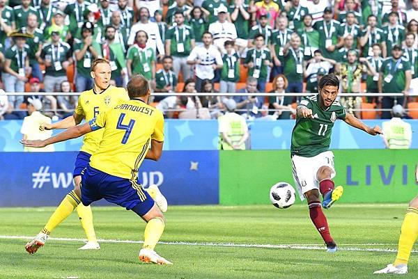 2018年世界盃小組賽第三輪墨西哥0:3瑞典：儘管墨西哥努力找縫隙射門，但前鋒把握性不佳，全場徹底卡彈。