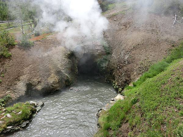 Dragon's Mouth Spring