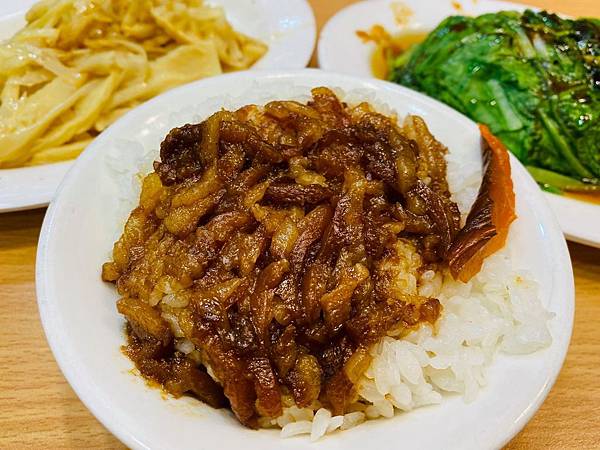 [食記] [台北南港]鬍鬚張魯肉飯永吉店 後山埤站