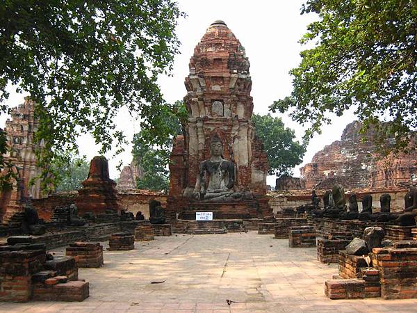 383Ayutthaya王朝曾經的輝煌，殘留的遺蹟構成了現在的Ayutthaya歷史公園,被列入聯合國教科文組織世界遺產.JPG