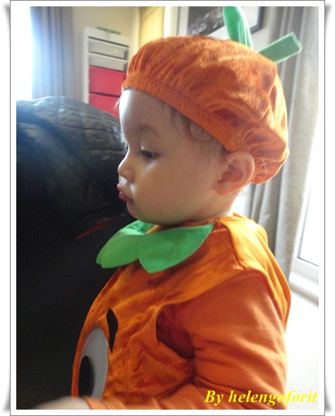 1Y 1M 2W Alistair's halloween party.JPG