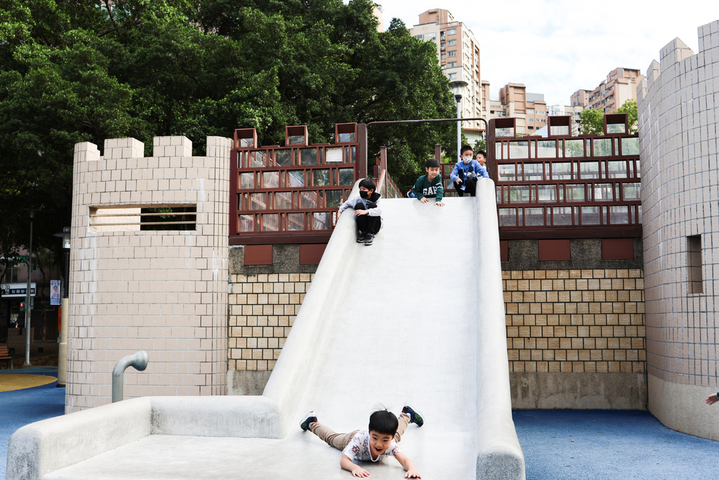 【新北餐廳】小孩玩公園，大人吃日式早午餐食堂 永和『A da