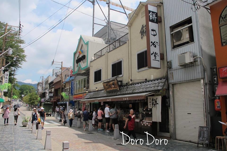 【點心】奈良老店中谷堂よもぎ餅::現場搗麻糬!必吃美食之一