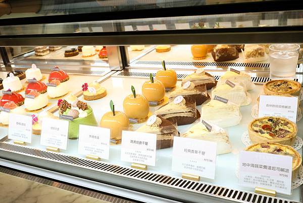 1 【高雄】法絨法式手工甜點 Velvet Patisserie||網路人氣甜點翻身實體店鋪。法式高美館必吃療癒甜點